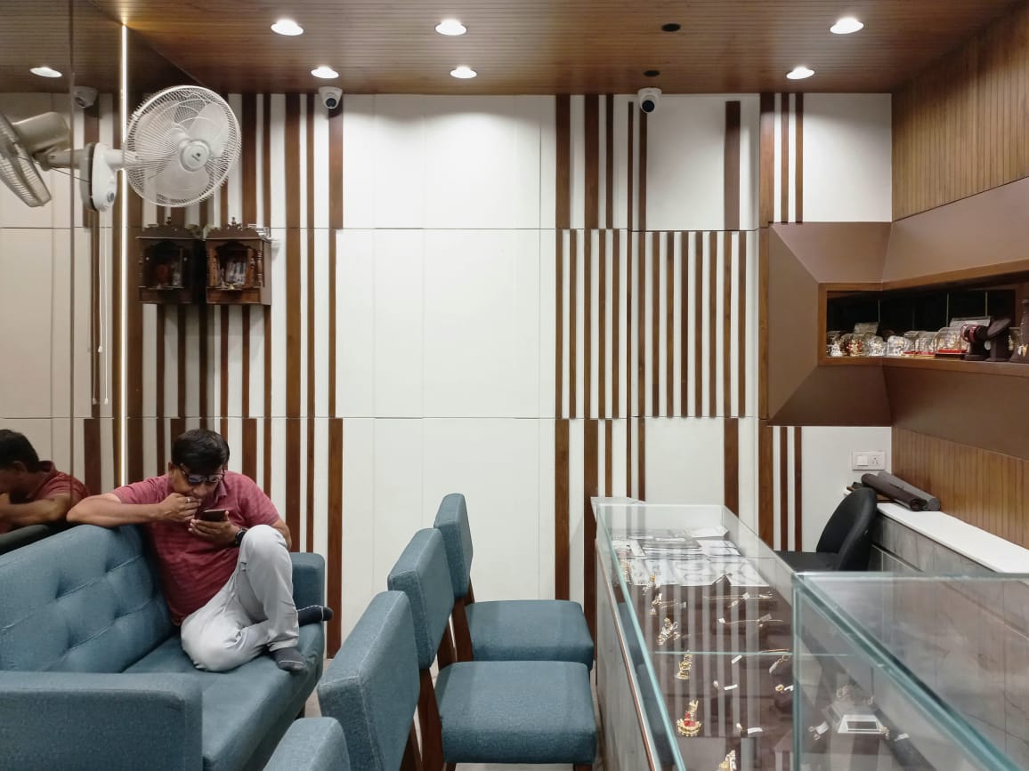 Madhvi Jewelers ( Naresh Patel ) 8